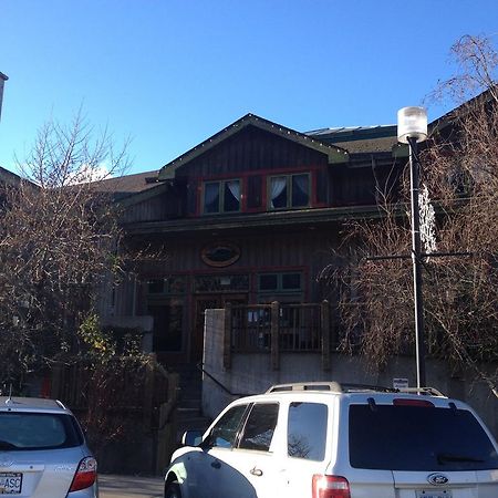 Howe Sound Inn & Brewing Company Сквомиш Экстерьер фото