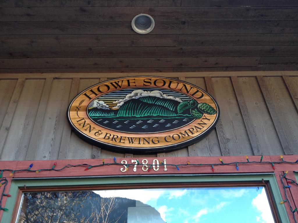 Howe Sound Inn & Brewing Company Сквомиш Экстерьер фото