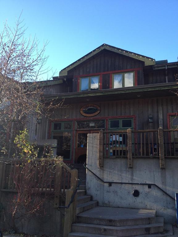 Howe Sound Inn & Brewing Company Сквомиш Экстерьер фото