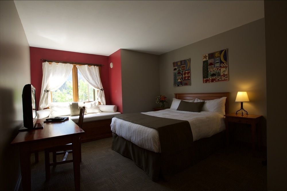 Howe Sound Inn & Brewing Company Сквомиш Экстерьер фото