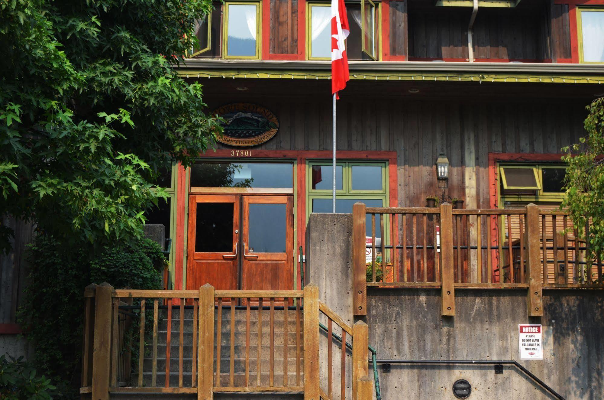 Howe Sound Inn & Brewing Company Сквомиш Экстерьер фото