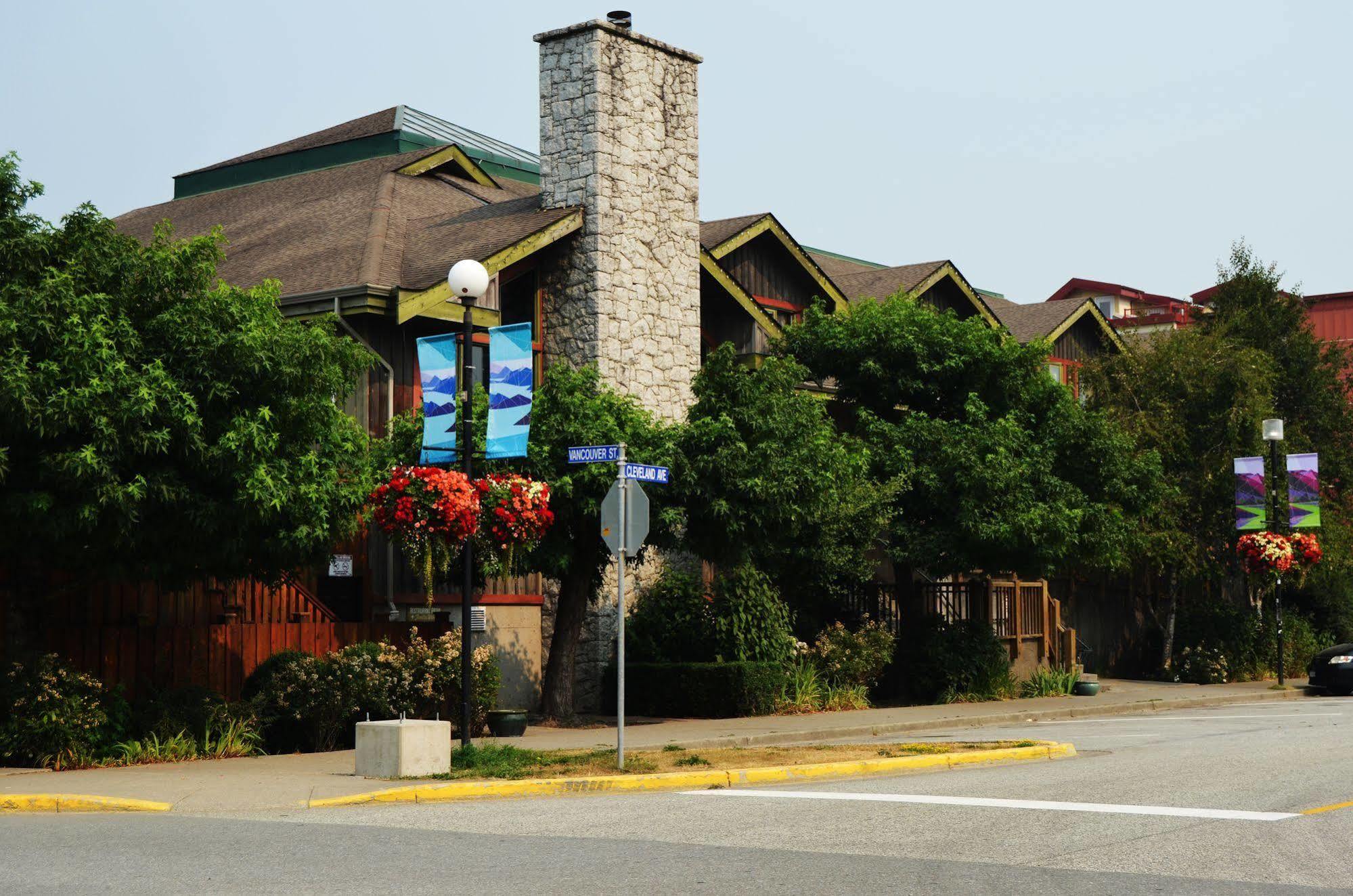 Howe Sound Inn & Brewing Company Сквомиш Экстерьер фото